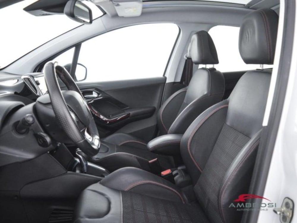 Peugeot 208 usata a Perugia (9)