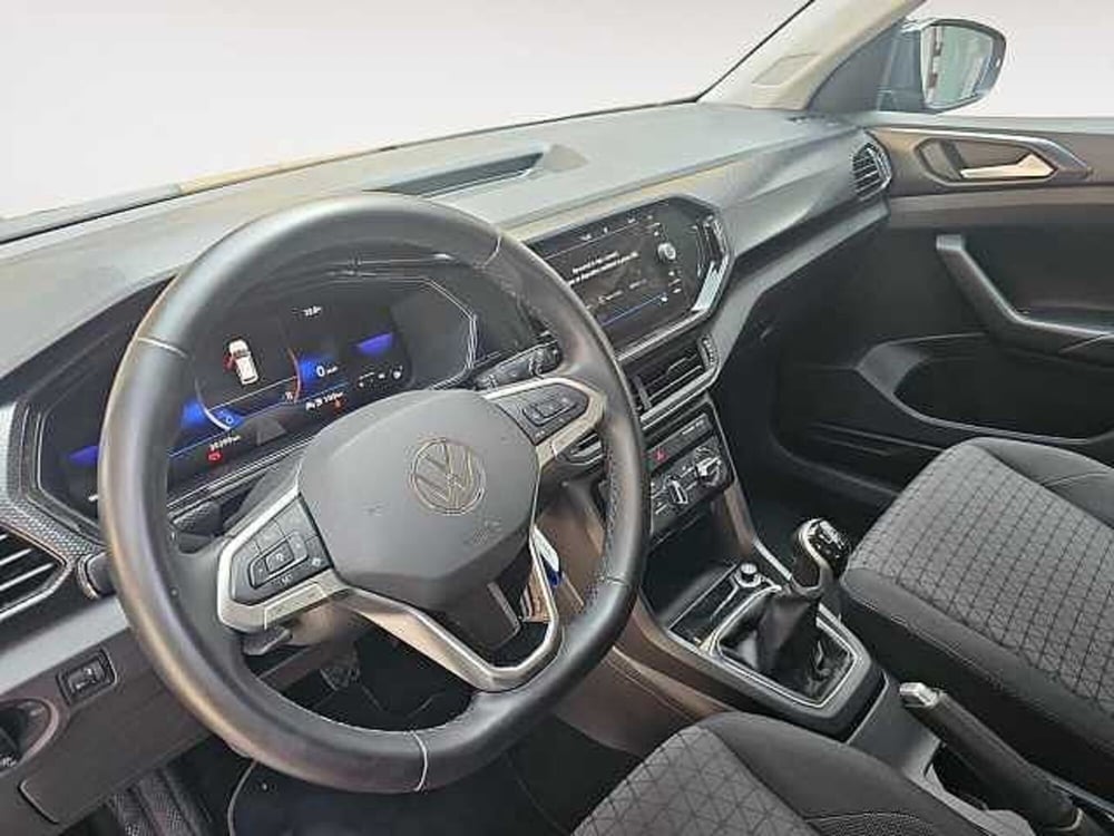 Volkswagen T-Cross usata a Lecco (12)