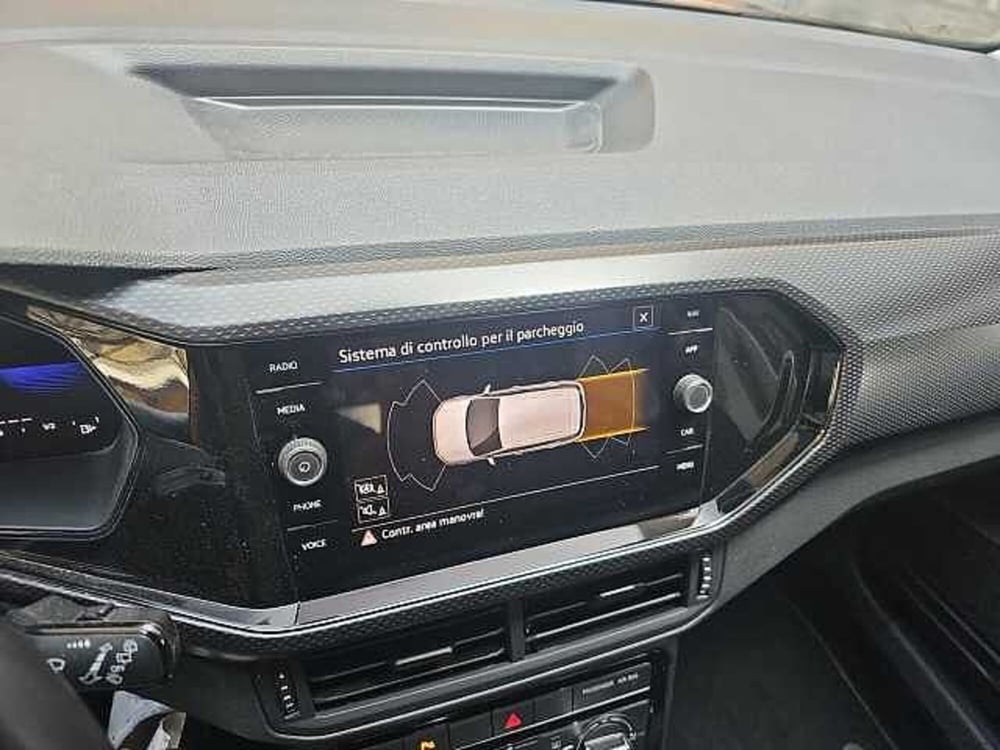 Volkswagen T-Cross usata a Lecco (16)