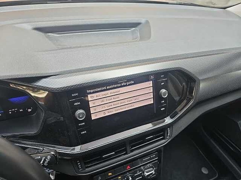 Volkswagen T-Cross usata a Lecco (19)