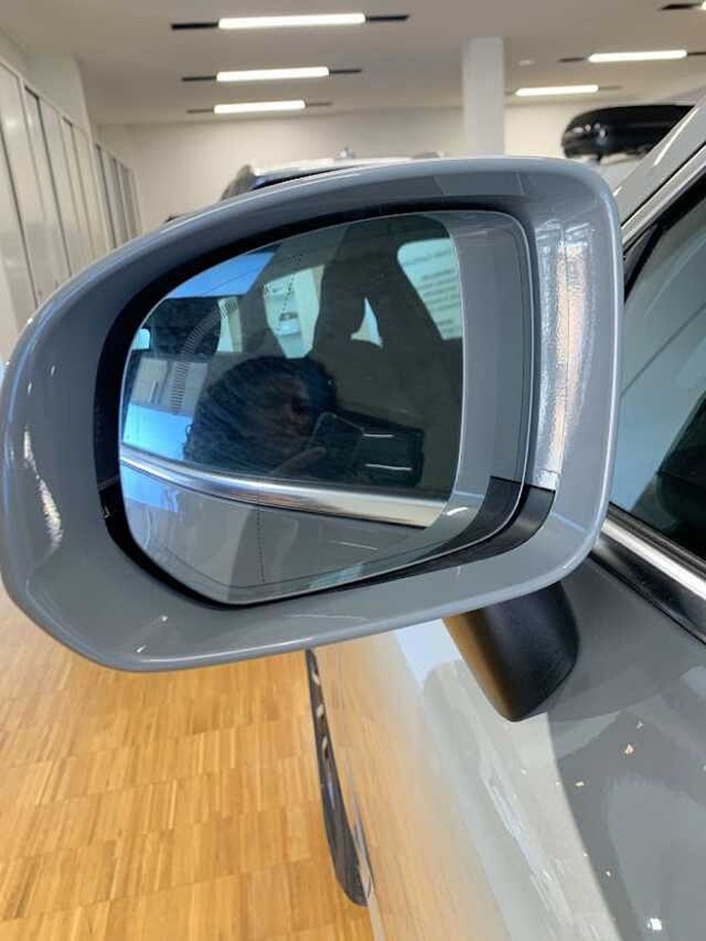 Volvo XC60 nuova a Macerata (18)
