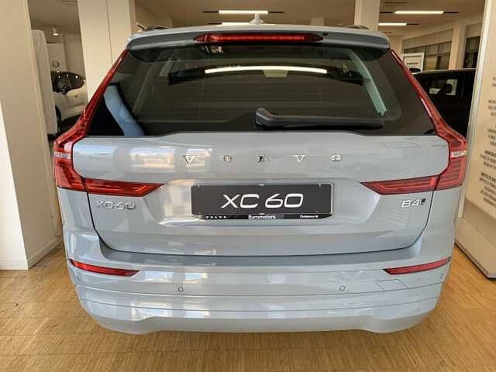 Volvo XC60 nuova a Macerata (4)