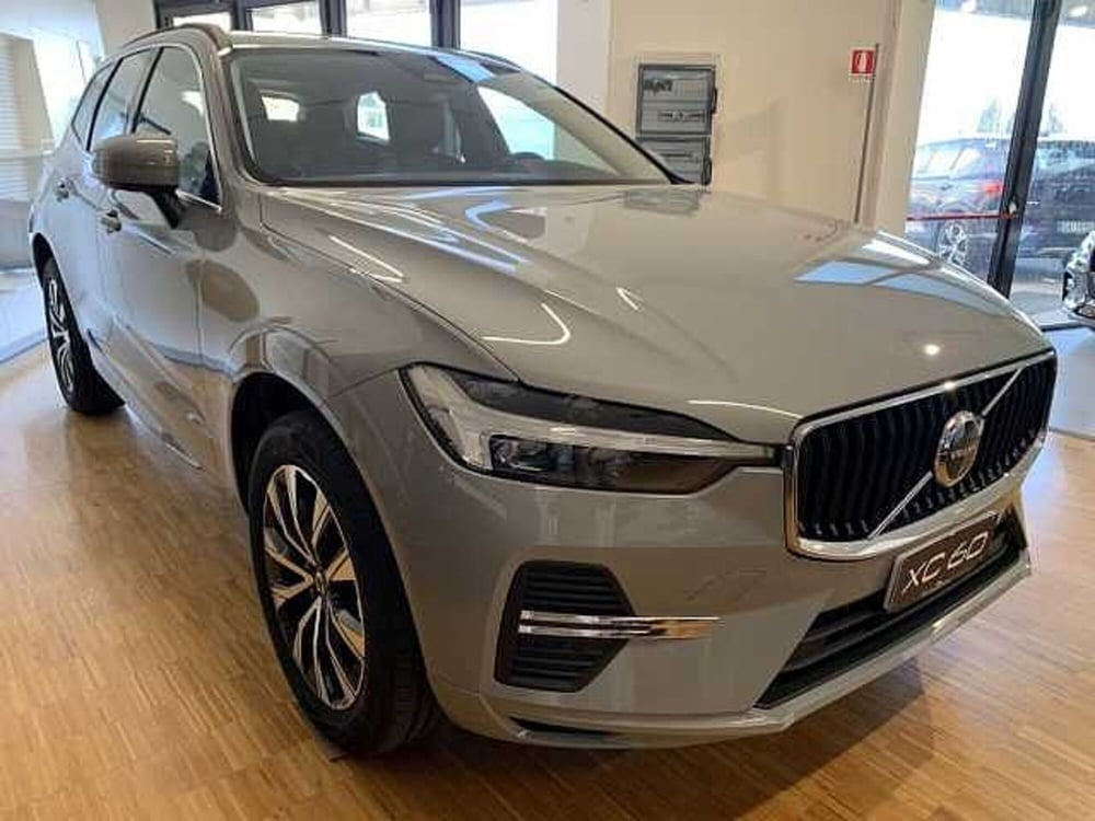 Volvo XC60 nuova a Macerata (5)