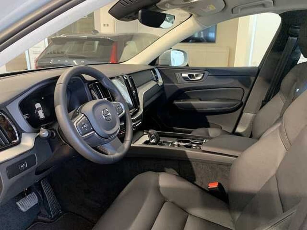 Volvo XC60 nuova a Macerata (6)