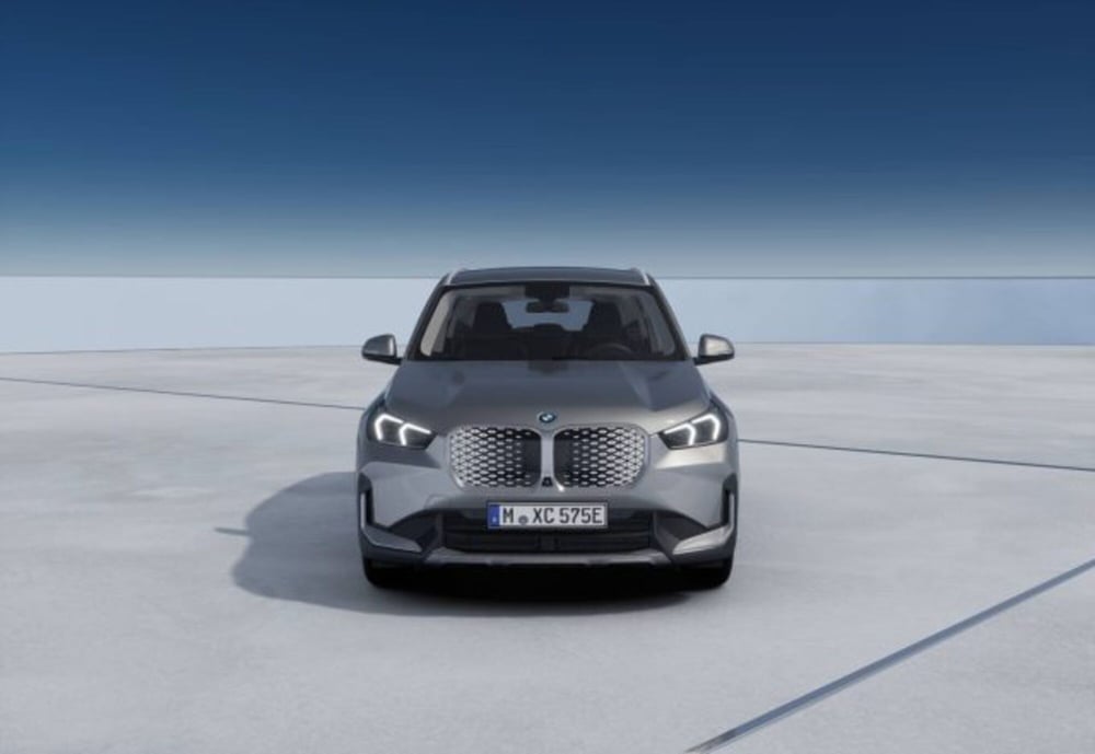 BMW iX1 nuova a Modena (3)