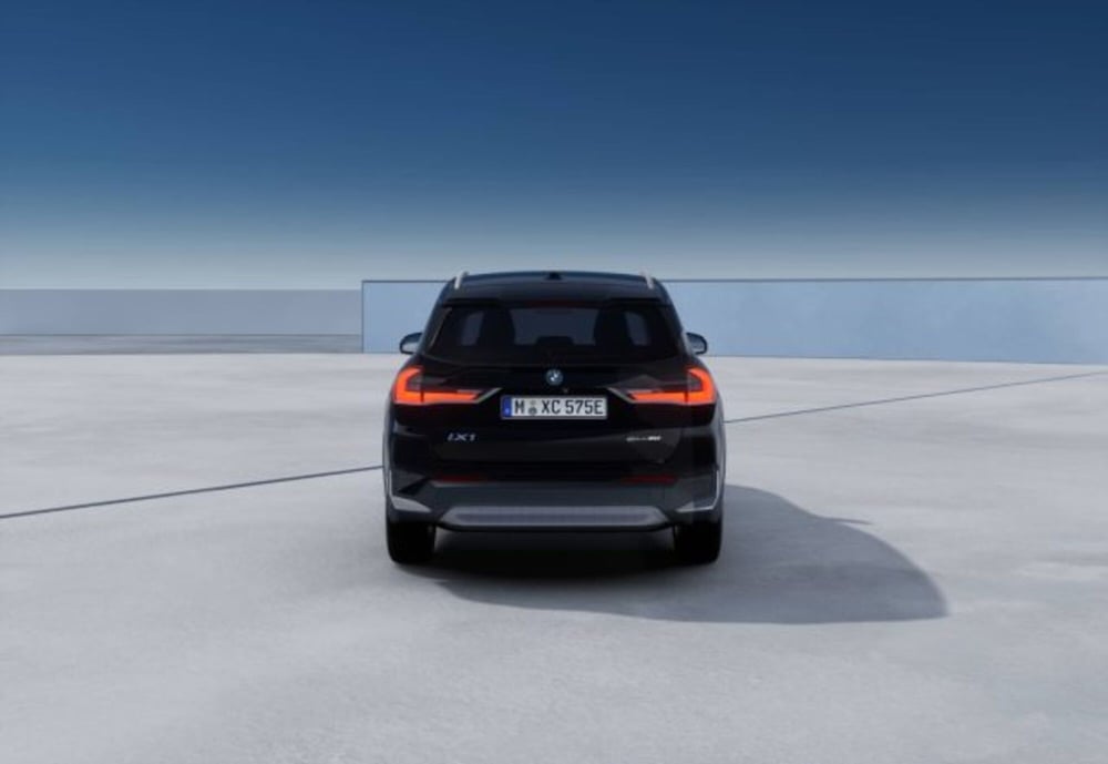 BMW iX1 nuova a Modena (5)