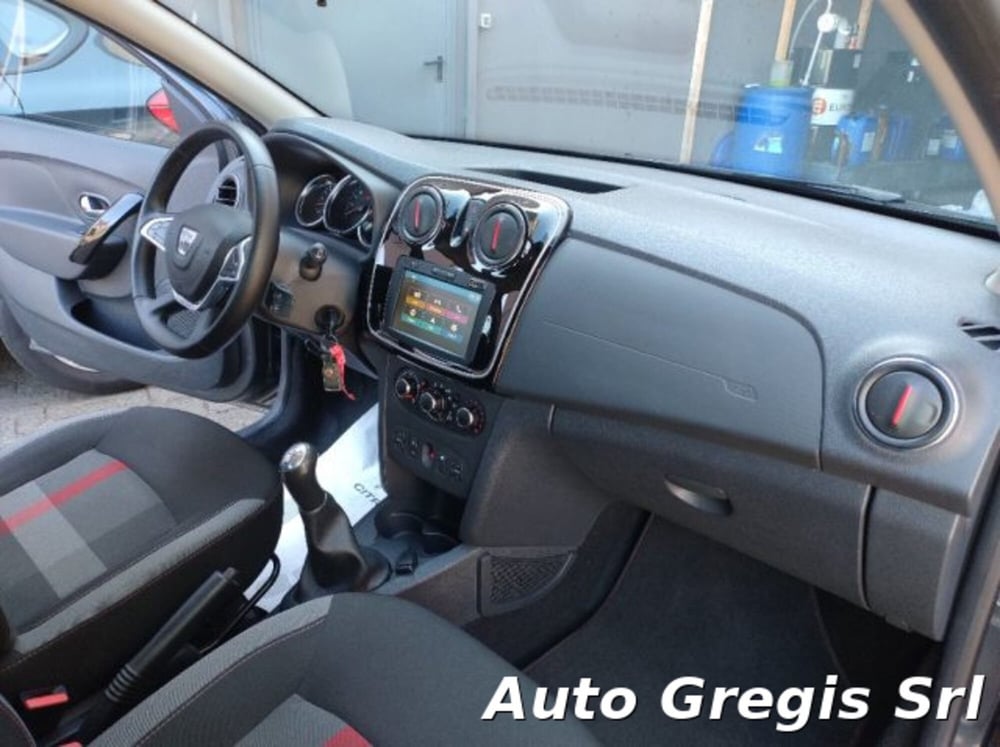 Dacia Sandero usata a Milano (15)