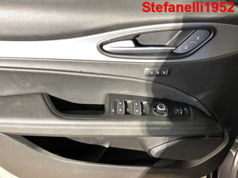 Alfa Romeo Stelvio usata a Bologna (10)