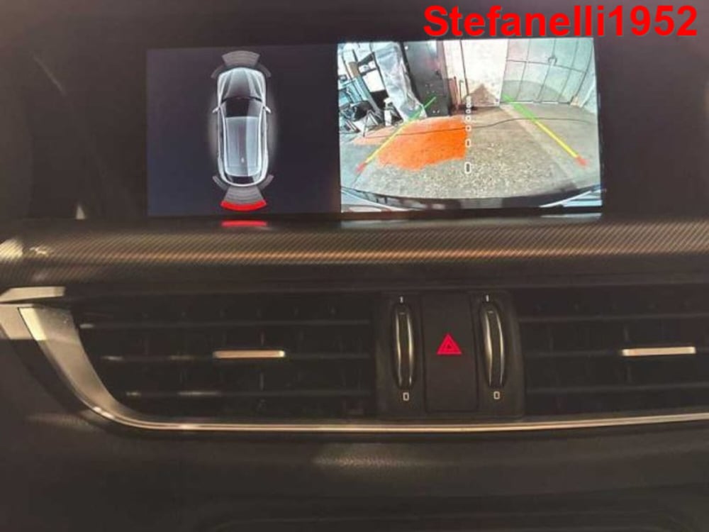 Alfa Romeo Stelvio usata a Bologna (12)