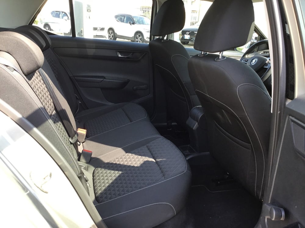 Skoda Fabia usata a Napoli (7)