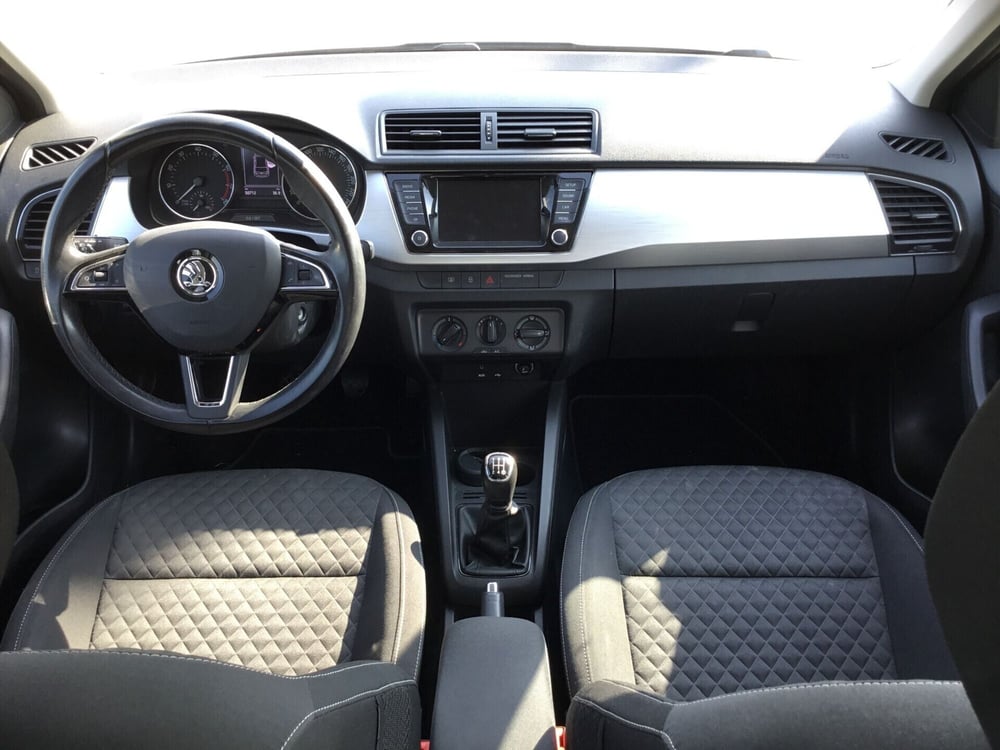 Skoda Fabia usata a Napoli (9)