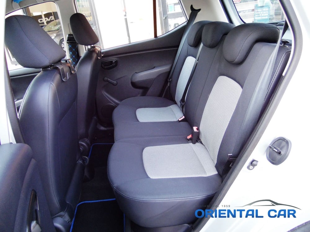 Hyundai i10 usata a La Spezia (9)