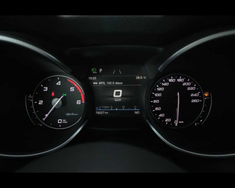 Alfa Romeo Stelvio usata a Bologna (11)