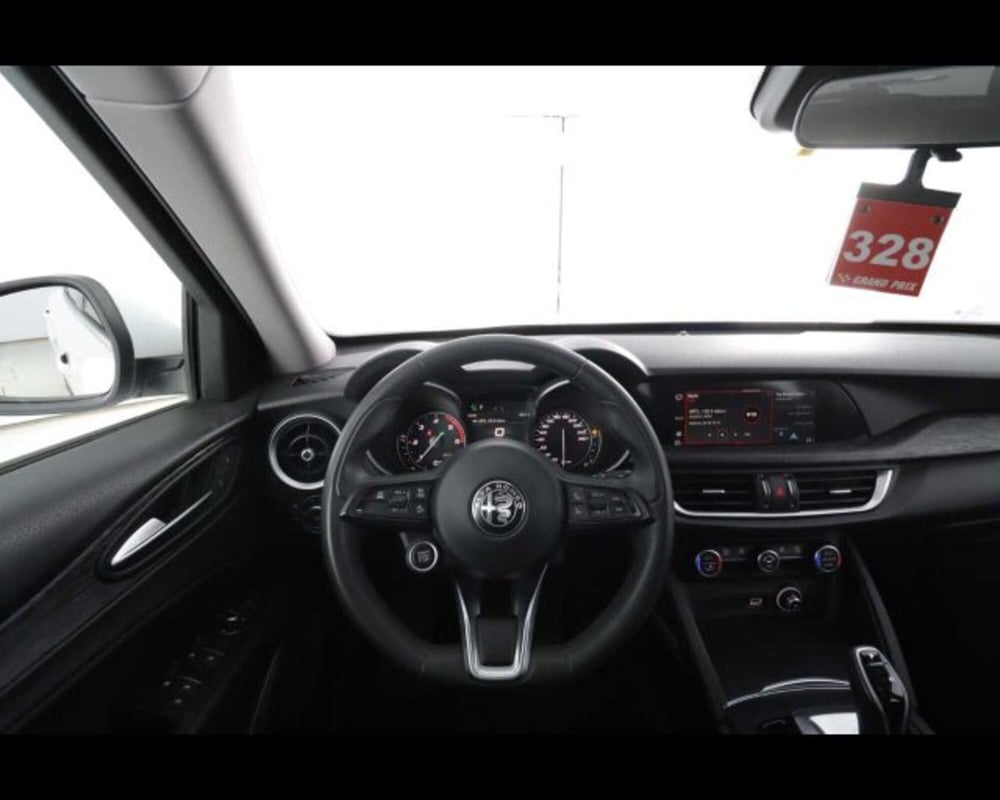 Alfa Romeo Stelvio usata a Bologna (12)
