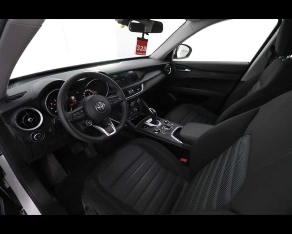 Alfa Romeo Stelvio usata a Bologna (9)