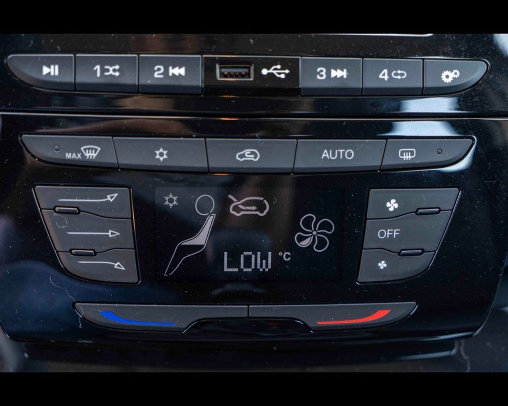 Lancia Ypsilon usata a Venezia (11)