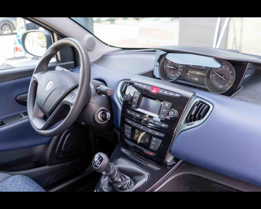 Lancia Ypsilon usata a Venezia (13)