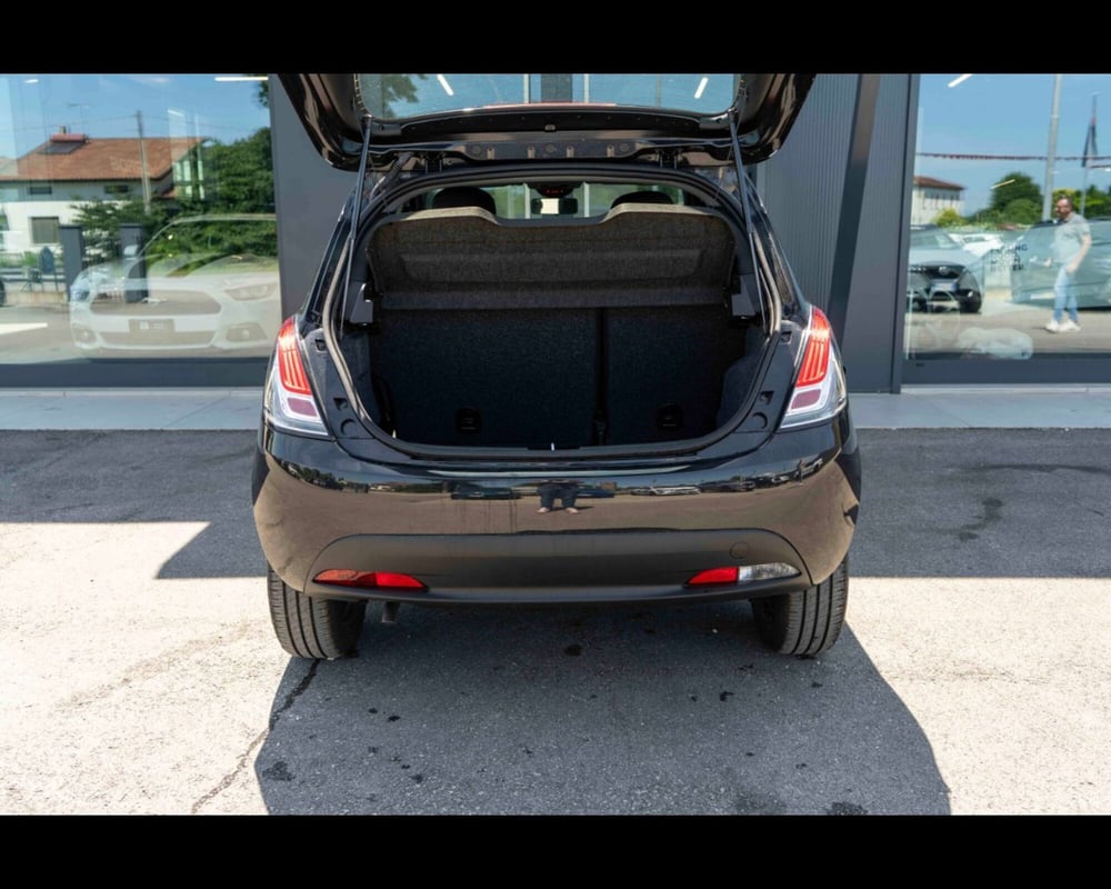 Lancia Ypsilon usata a Venezia (17)