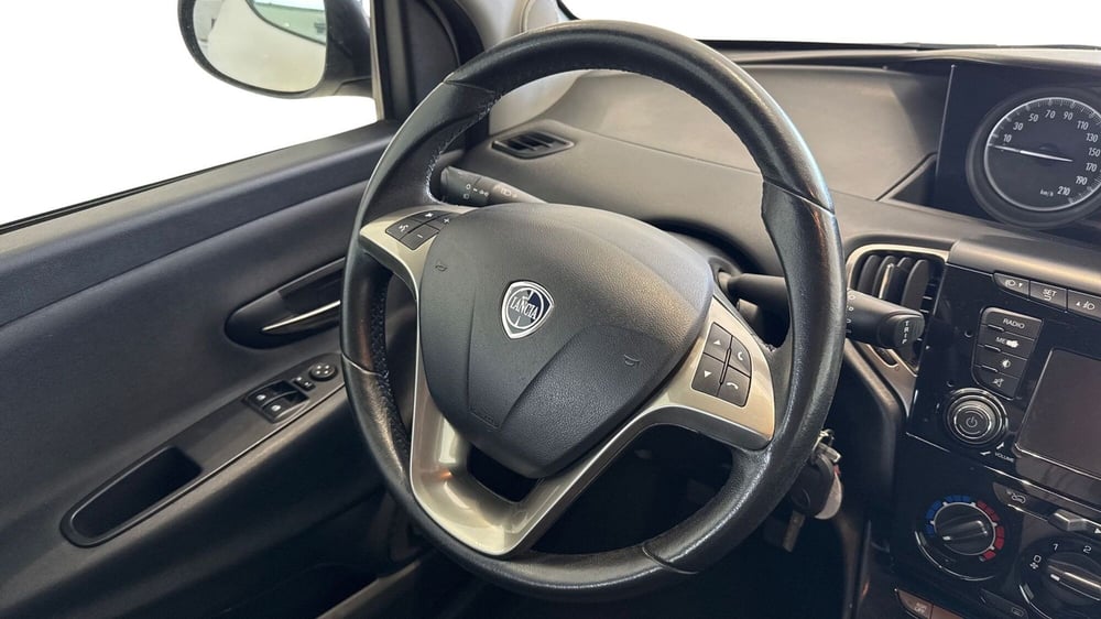 Lancia Ypsilon usata a Viterbo (12)