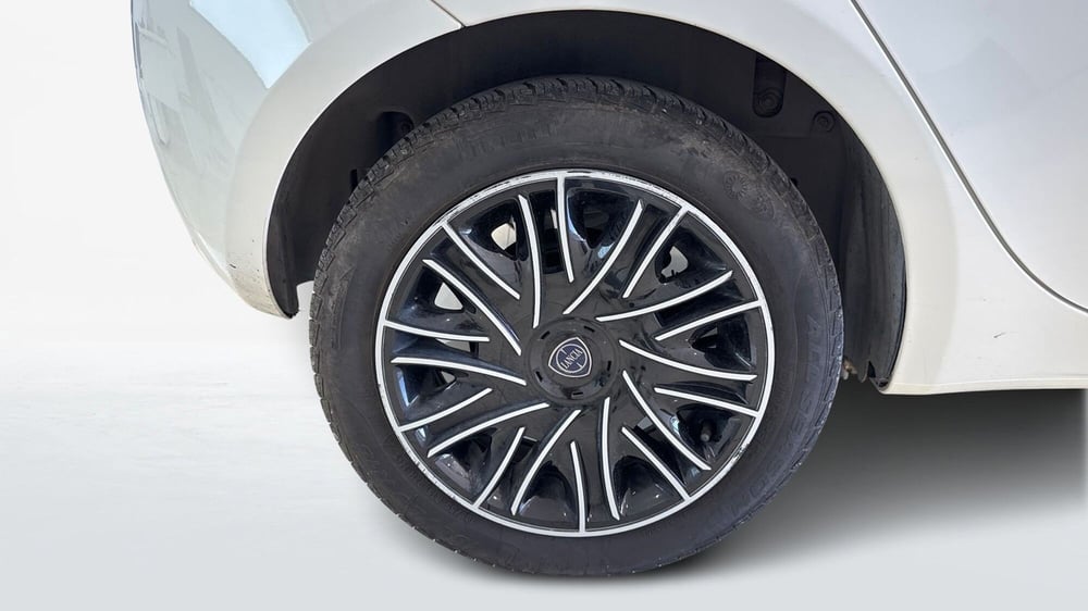 Lancia Ypsilon usata a Viterbo (17)