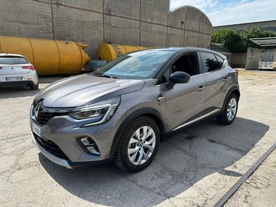 Renault Captur Plug-in Hybrid E-Tech 160 CV Intens del 2021 usata a Lissone