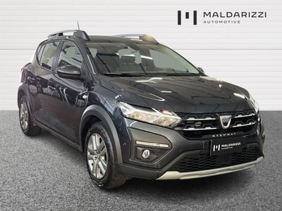 Dacia Sandero Stepway 1.0 TCe 90 CV Comfort del 2022 usata a Bari