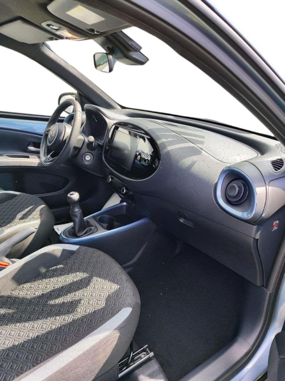 Toyota Aygo X nuova a Perugia (5)