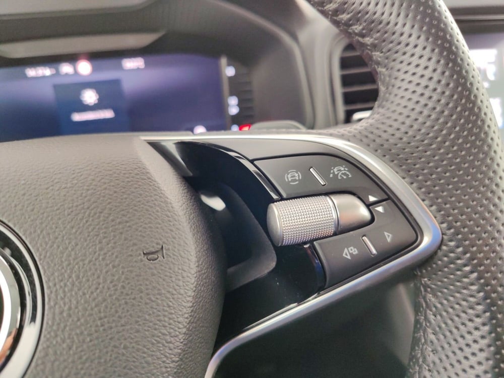 Skoda Karoq usata a Massa-Carrara (13)