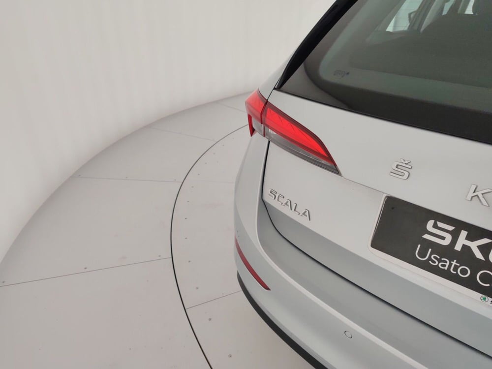 Skoda Scala usata a Massa-Carrara (11)