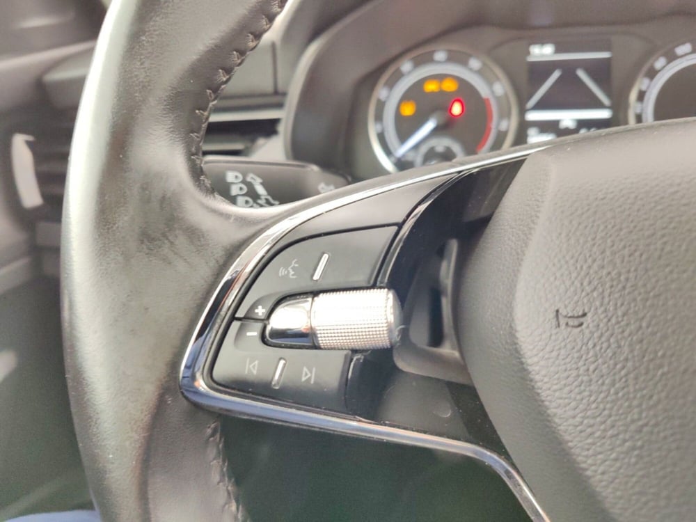 Skoda Scala usata a Massa-Carrara (17)