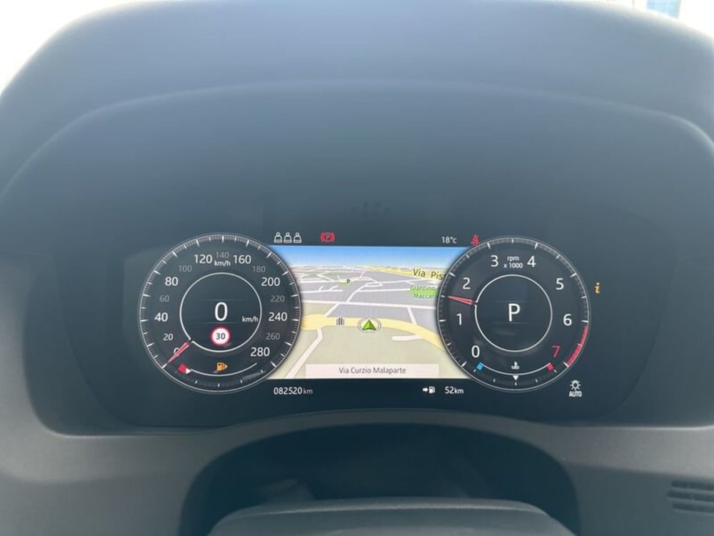 Jaguar XE usata a Arezzo (10)