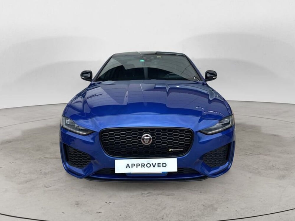 Jaguar XE usata a Arezzo (8)