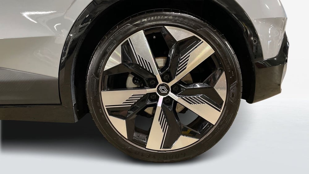Renault Megane E-Tech Electric usata a Varese (15)