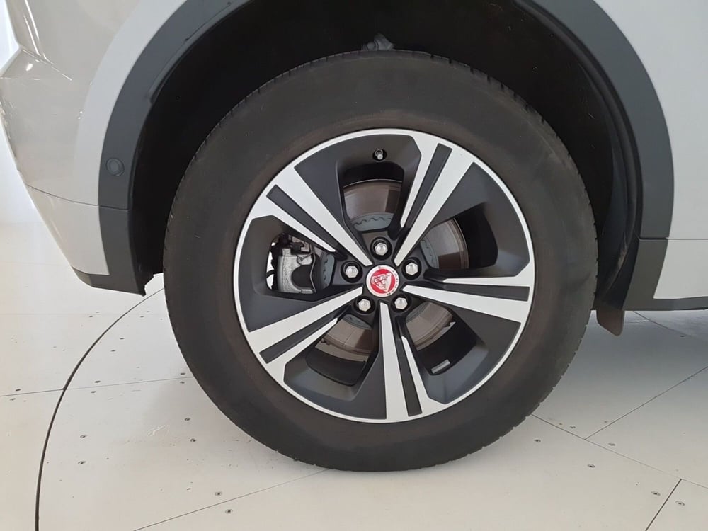 Jaguar E-Pace usata a Monza e Brianza (9)