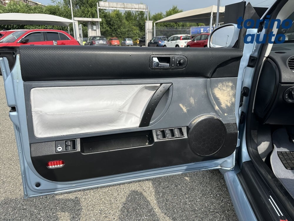 Volkswagen New Beetle Cabrio usata a Torino (12)