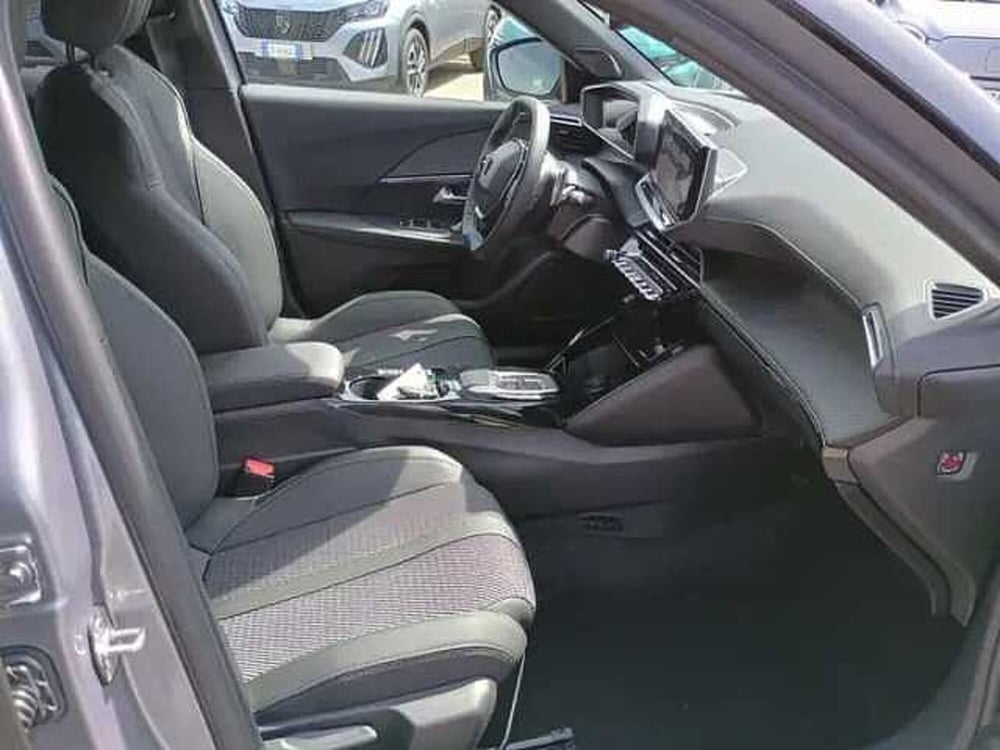 Peugeot 2008 nuova a Milano (10)