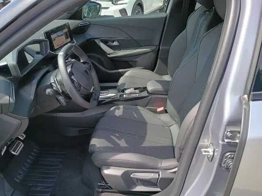 Peugeot 2008 nuova a Milano (8)