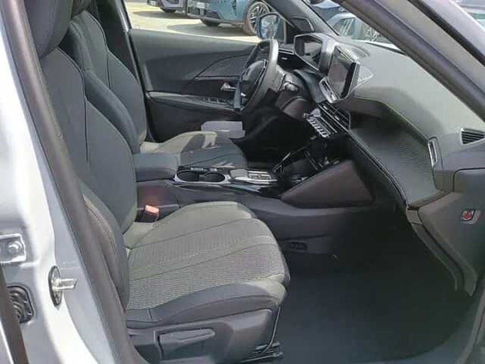 Peugeot 2008 nuova a Milano (11)