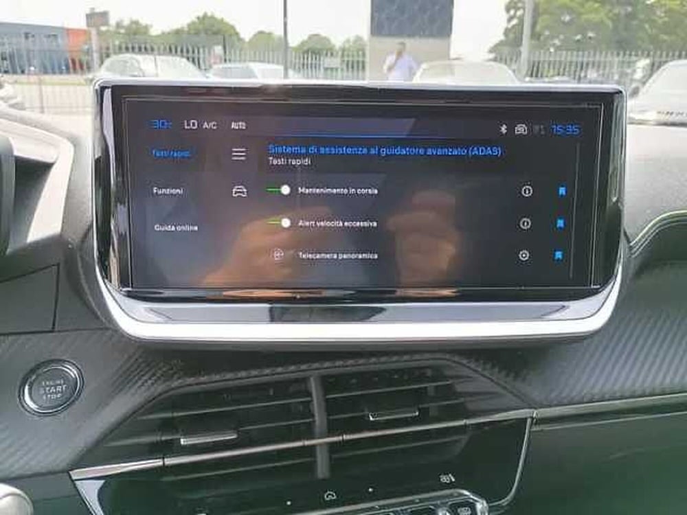 Peugeot 2008 nuova a Milano (14)