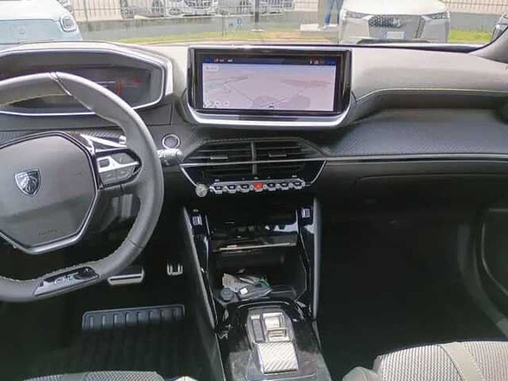 Peugeot 2008 nuova a Milano (9)