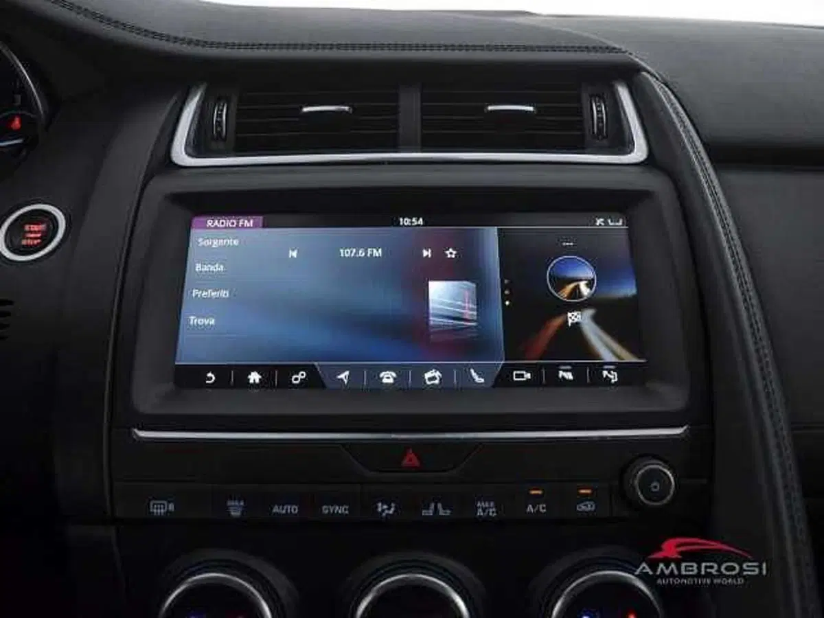 Jaguar E-Pace usata a Viterbo (14)