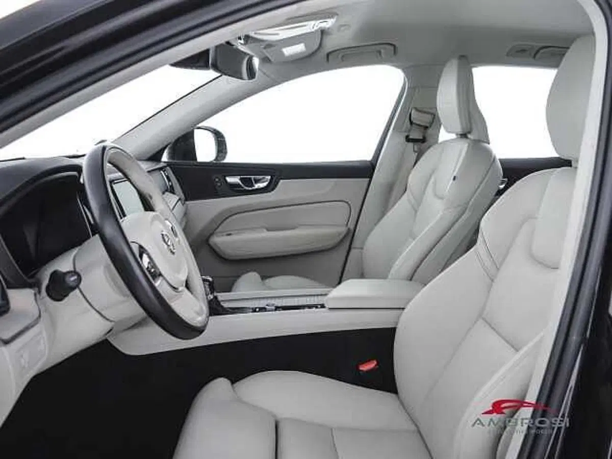 Volvo XC60 usata a Viterbo (9)