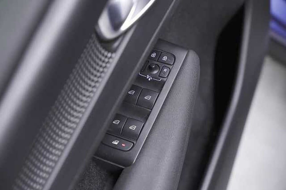 Volvo XC40 usata a Como (15)
