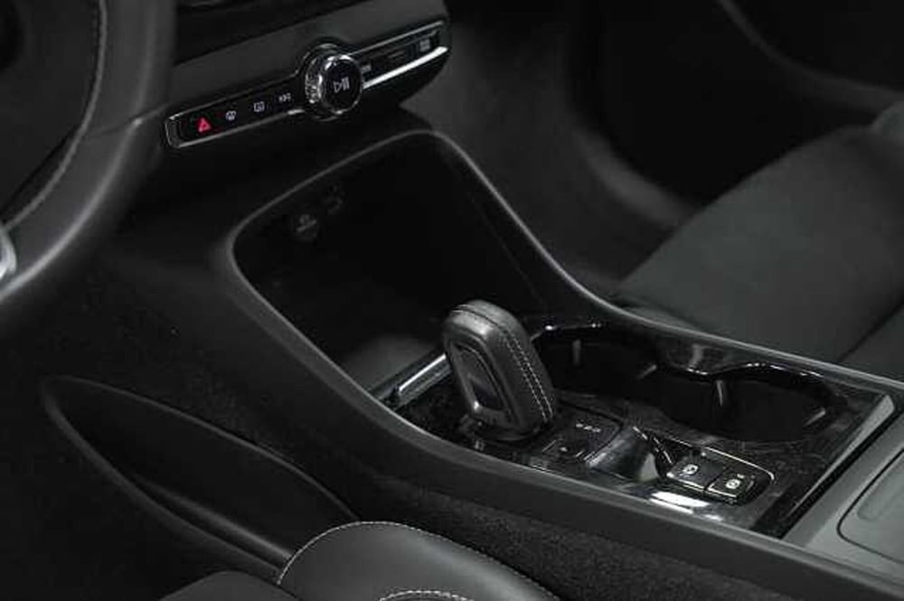 Volvo XC40 usata a Como (16)
