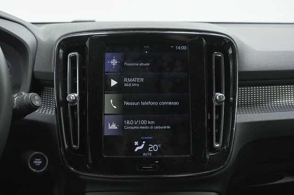 Volvo XC40 usata a Como (18)