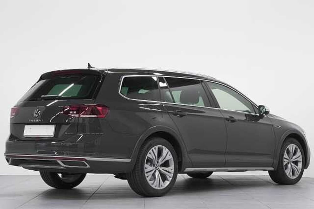 Volkswagen Passat Variant usata a Como (4)