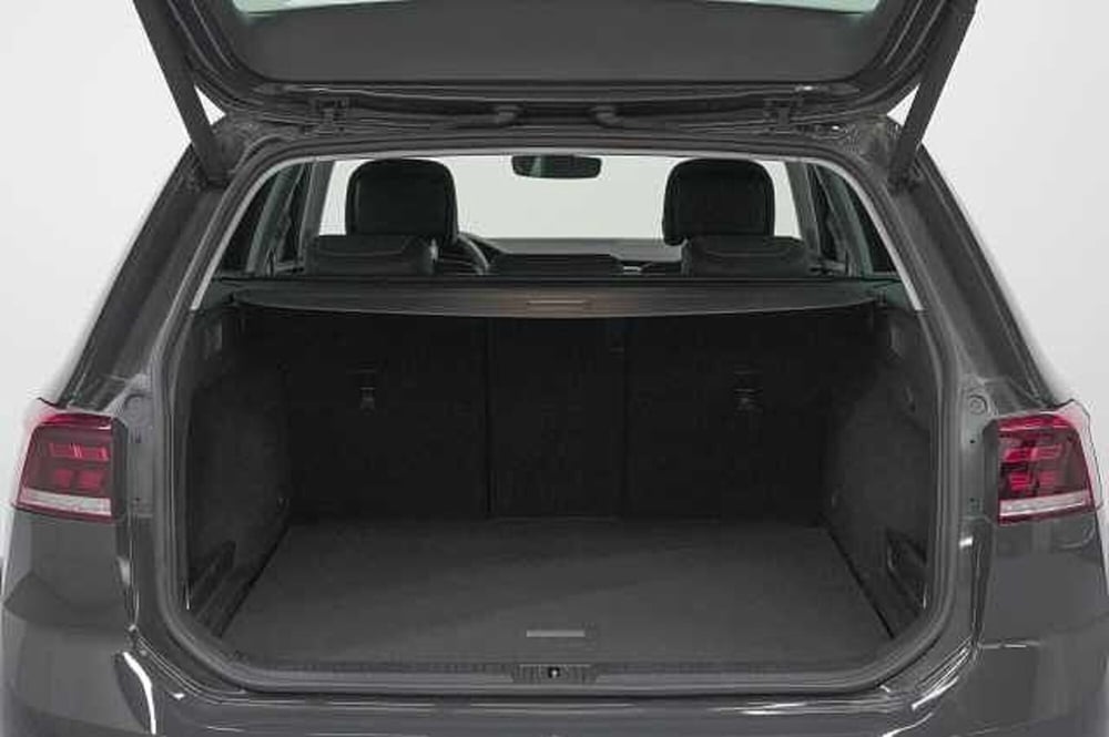 Volkswagen Passat Variant usata a Como (9)
