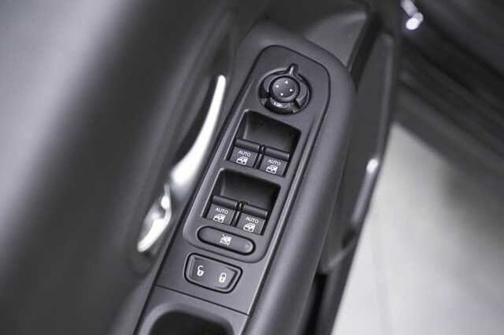 Jeep Renegade usata a Como (14)