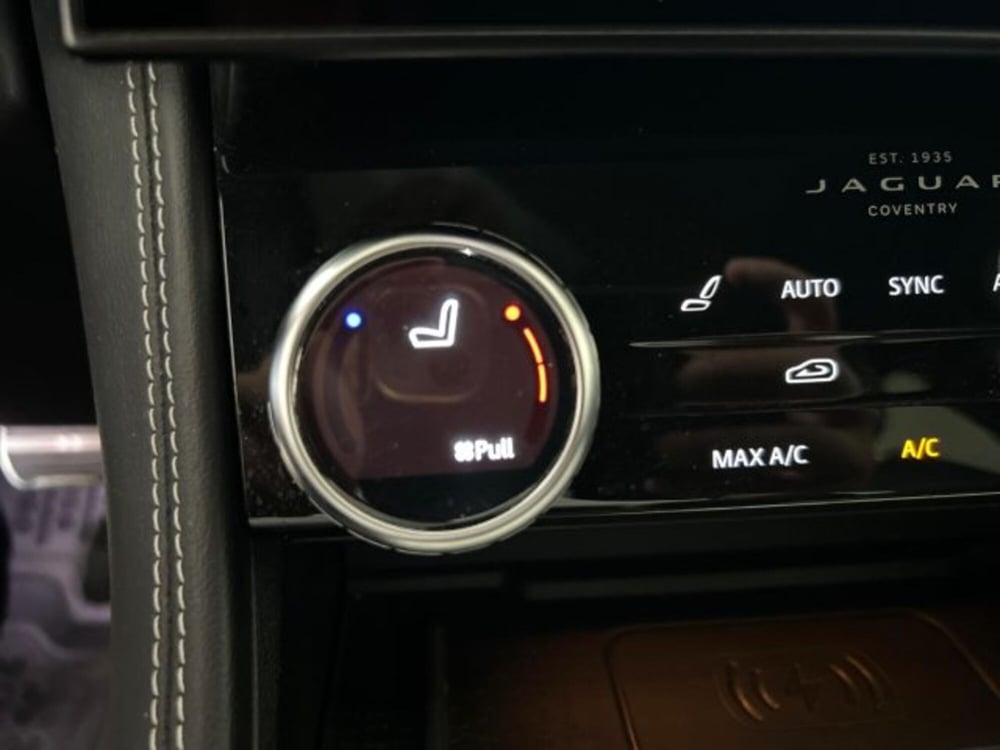 Jaguar F-Pace usata a Modena (16)