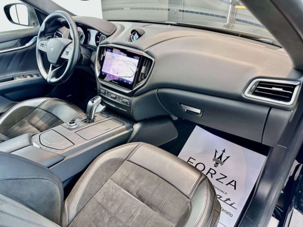 Maserati Ghibli usata a Torino (12)